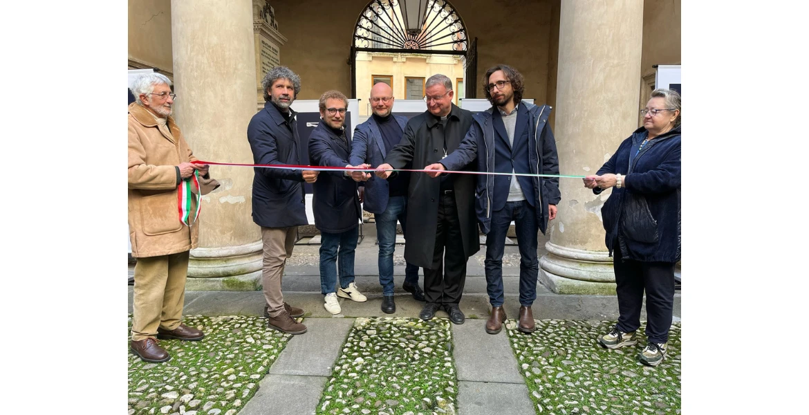“Francesco. Una luce per l’umanità”, a Vicenza la mostra sul pontificato raccontato da Stefano Dal Pozzolo