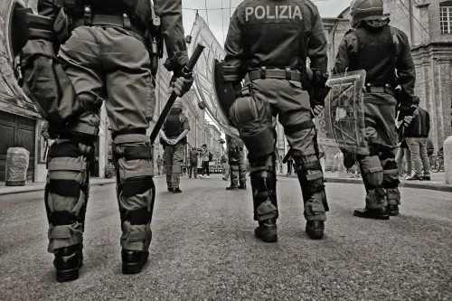 Venezia, blitz a Cannaregio: sequestrati cibo e alcolici